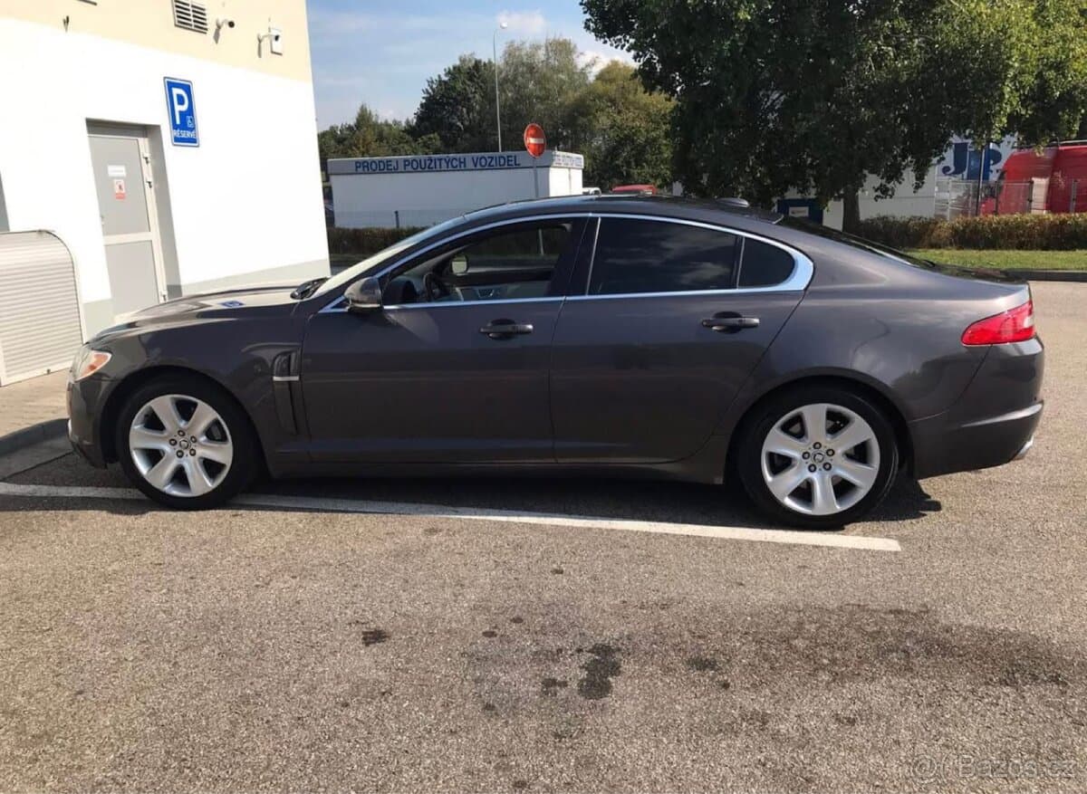 2009 Jaguar XF - 3