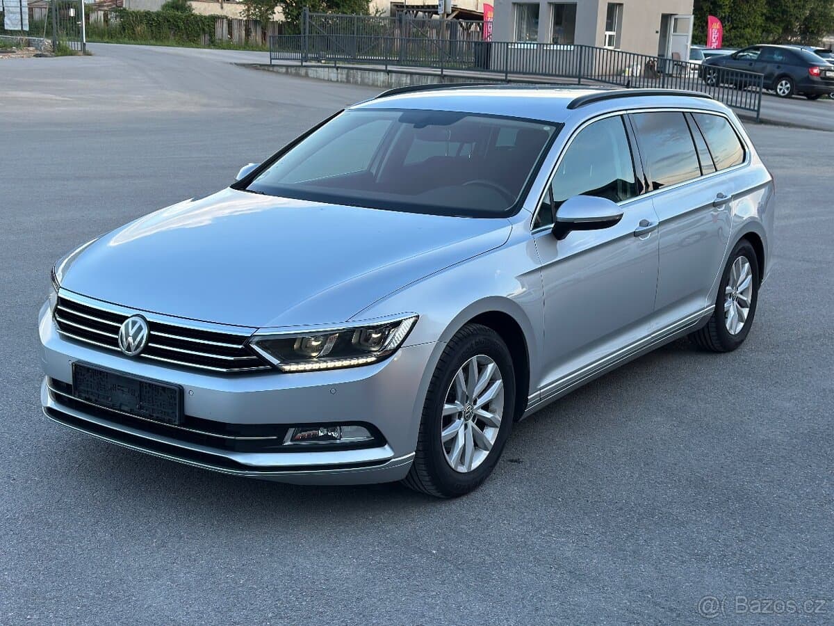2017 Volkswagen PASSAT - 3