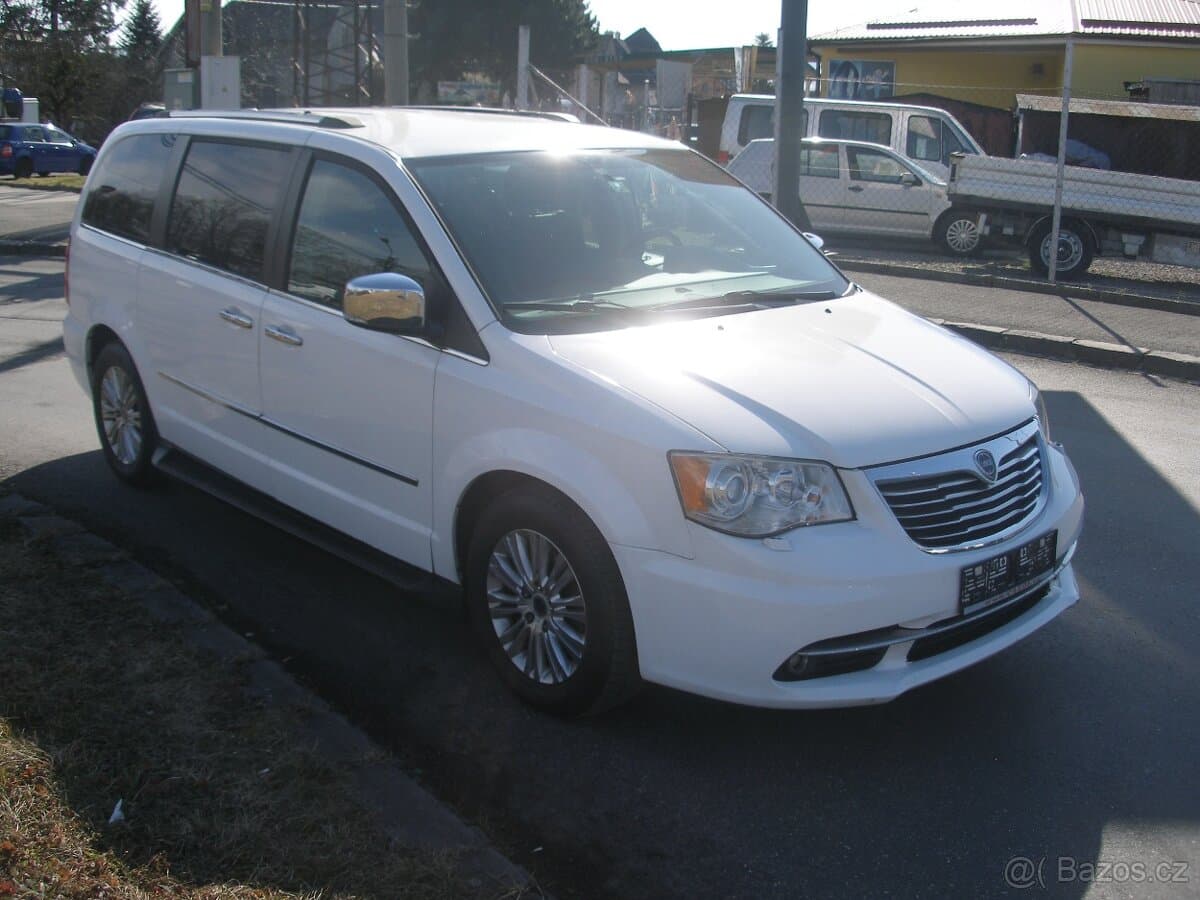 Lancia VOYAGER - 3