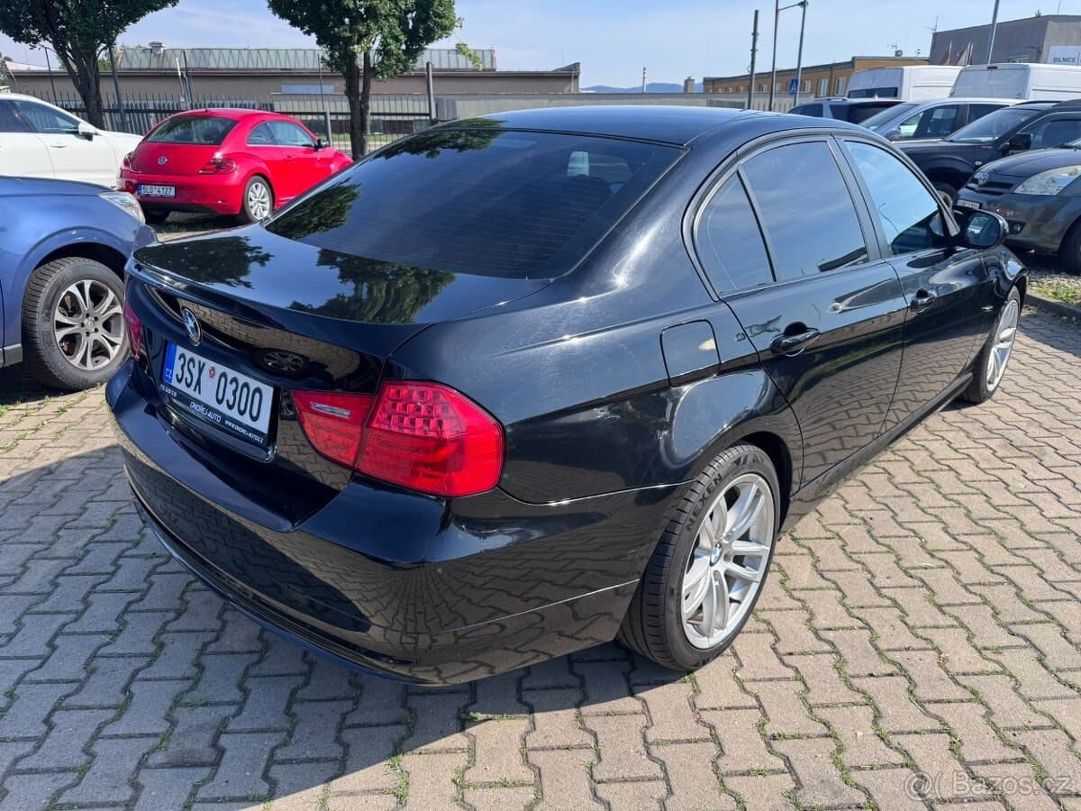 2011 BMW 3-SERIES - 3