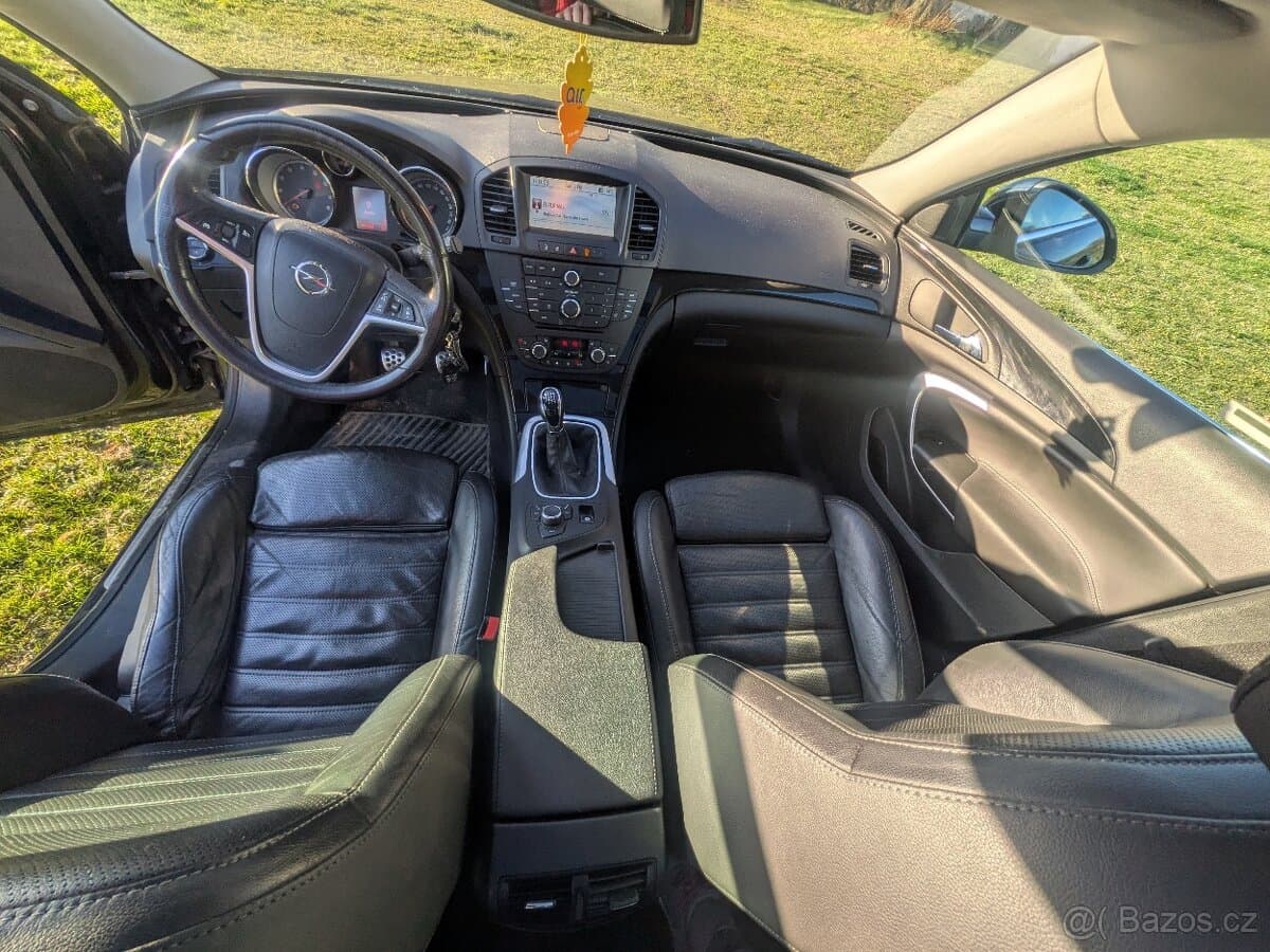 Opel INSIGNIA - 3