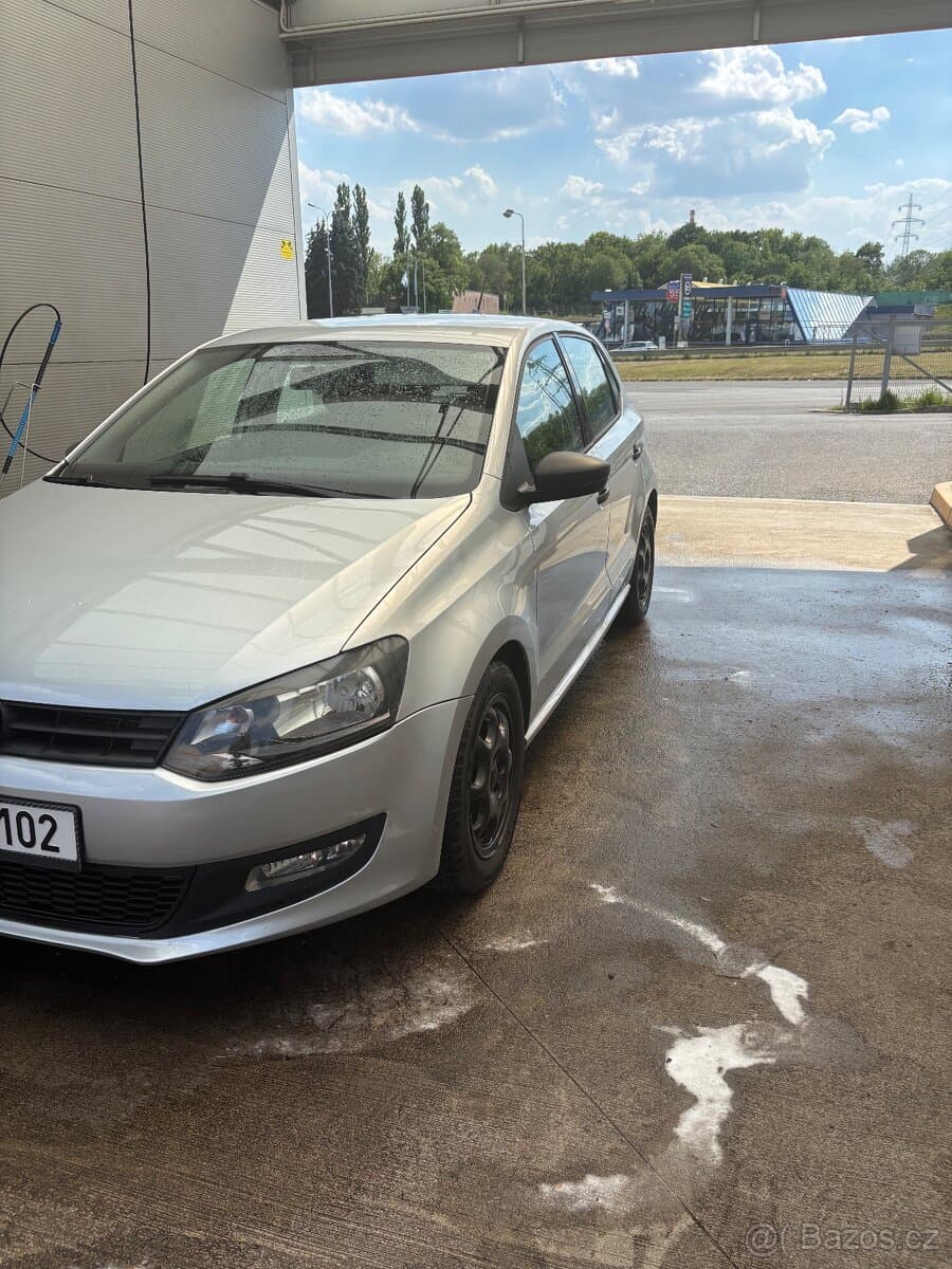 2011 Volkswagen POLO - 3