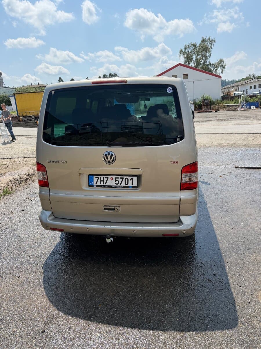 Volkswagen MULTIVAN - 3