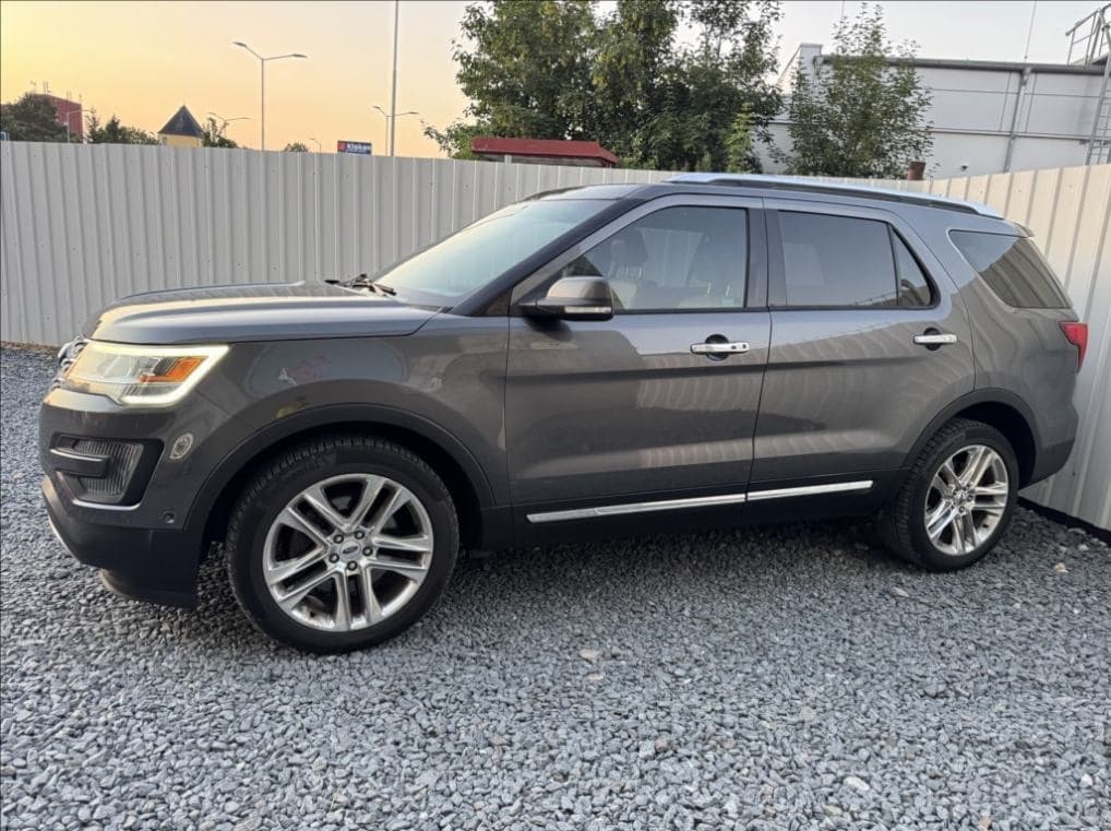 2016 Ford EXPLORER - 3