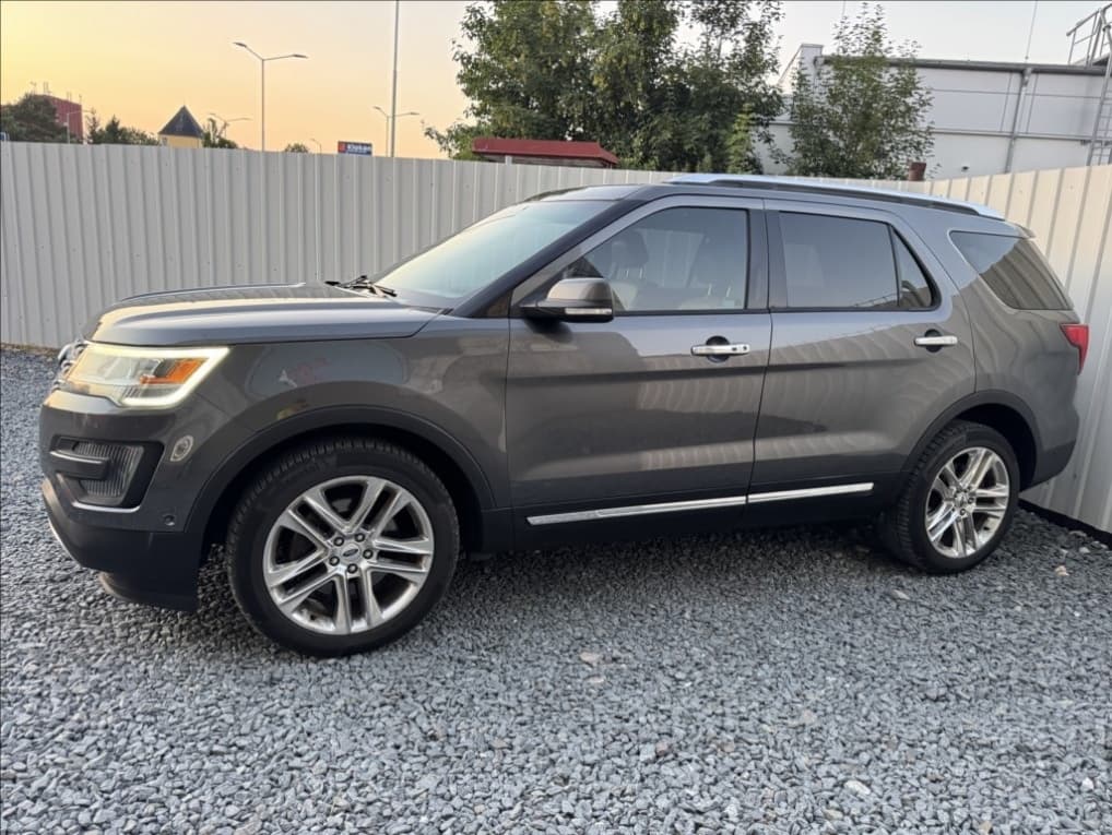 2016 Ford EXPLORER - 3