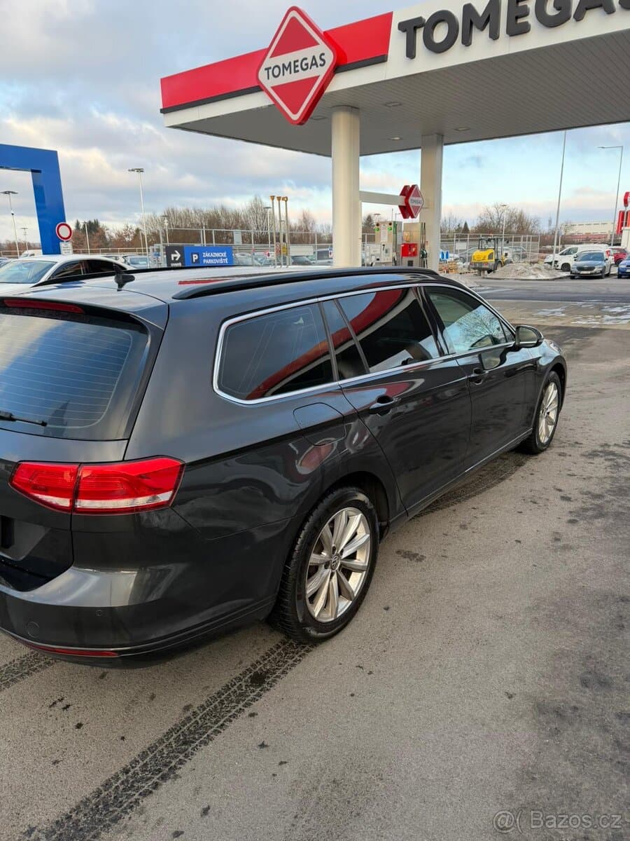 2019 Volkswagen PASSAT - 3