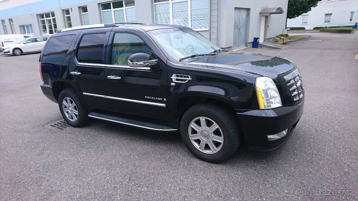 2008 Cadillac ESCALADE - 3