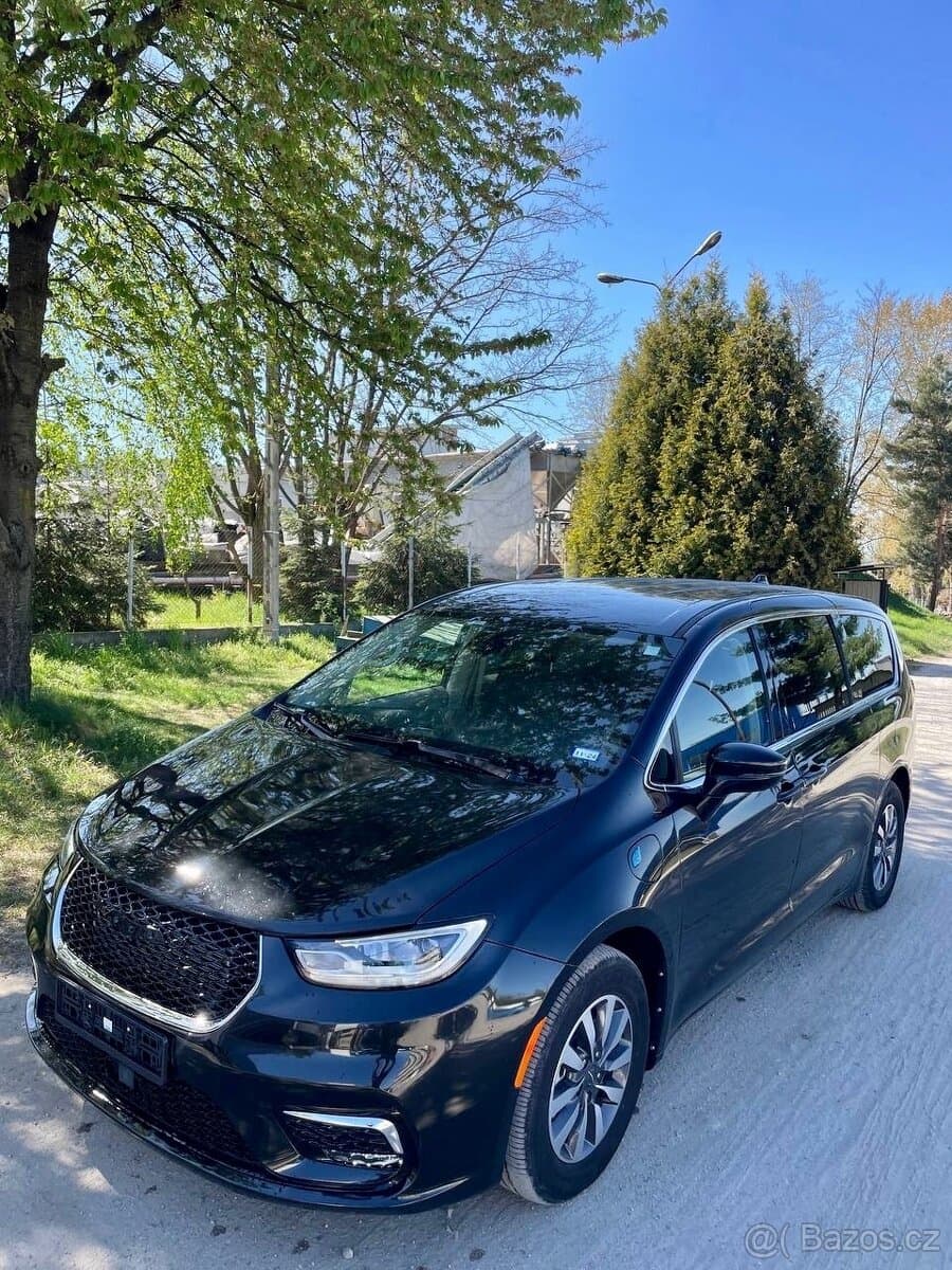 2023 Chrysler PACIFICA - 3