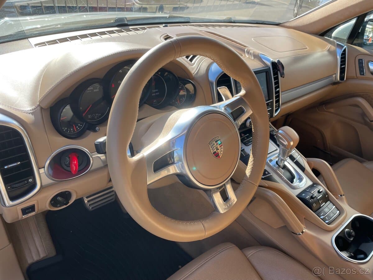 2012 Porsche CAYENNE - 3