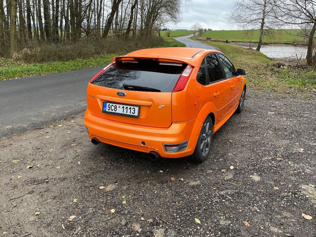 2006 Ford FOCUS - 3
