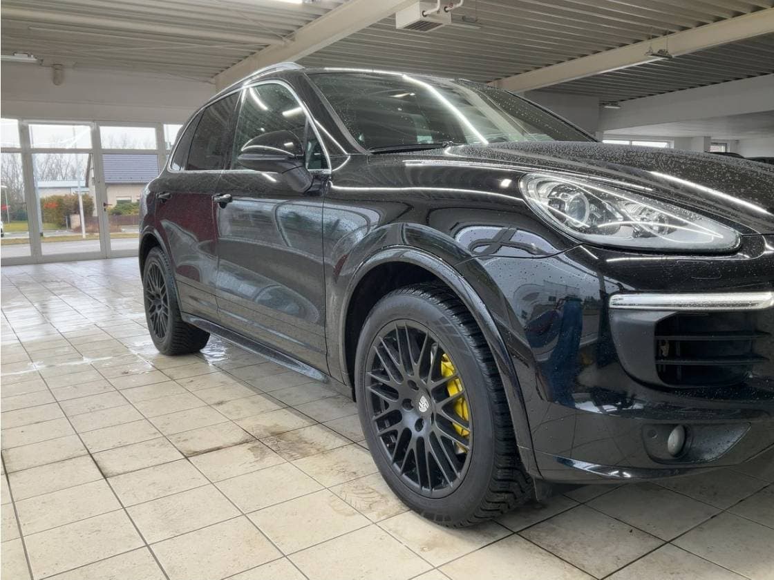 2016 Porsche CAYENNE - 3