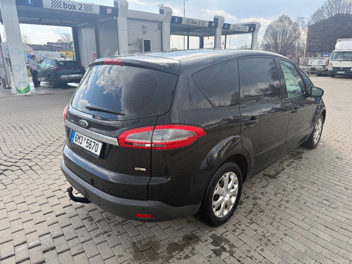 2010 Ford S-MAX - 3