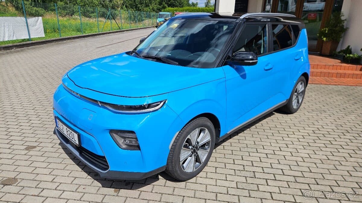 2023 Kia SOUL - 3