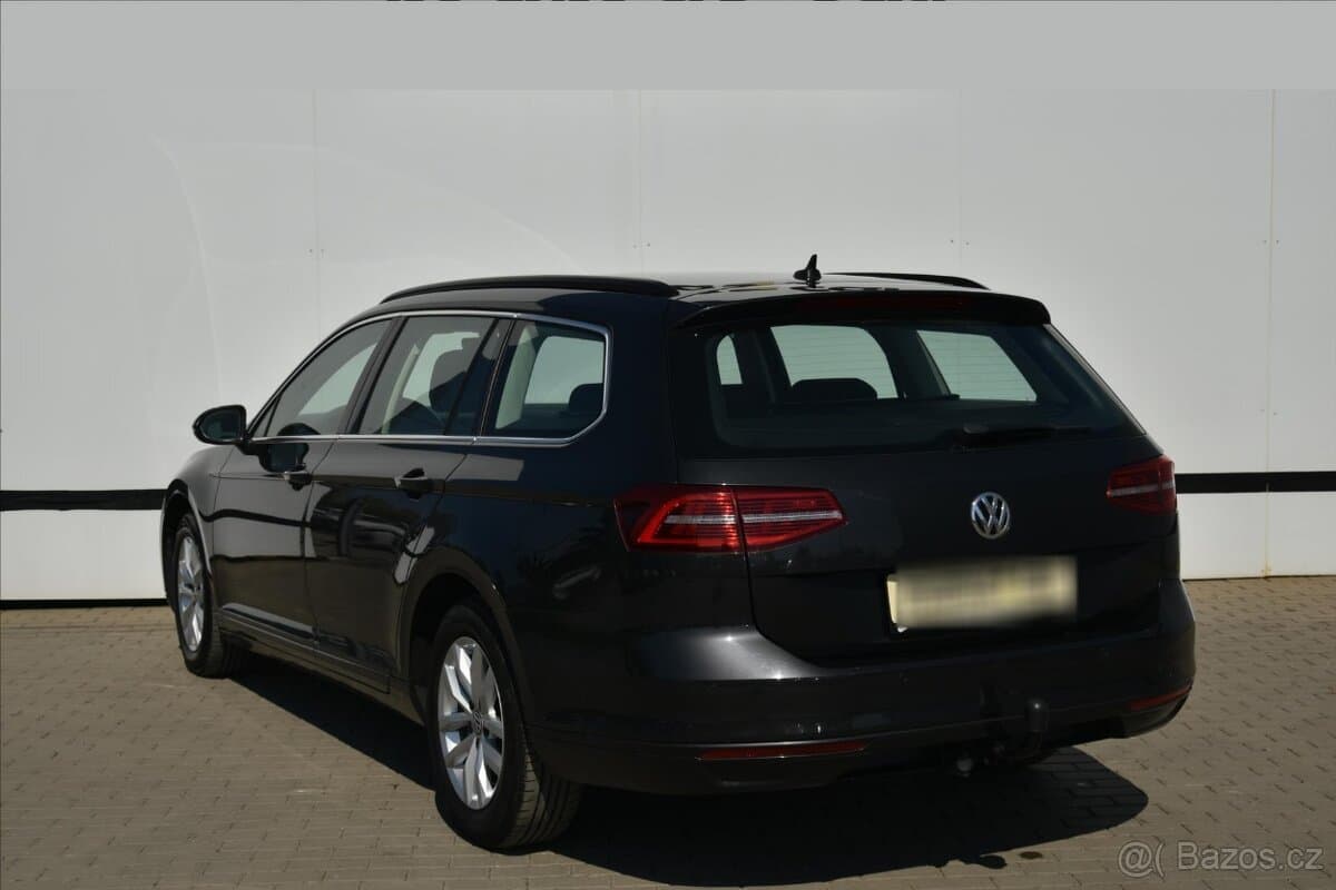 2018 Volkswagen PASSAT - 3