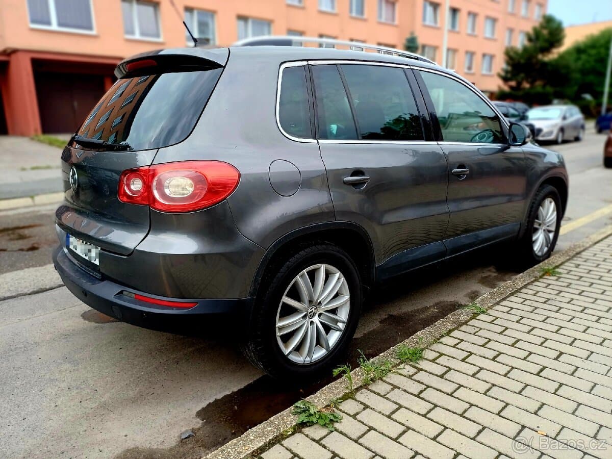 2011 Volkswagen TIGUAN - 3