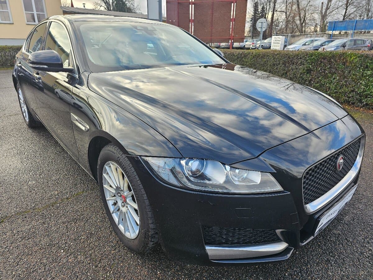 2019 Jaguar XF - 3