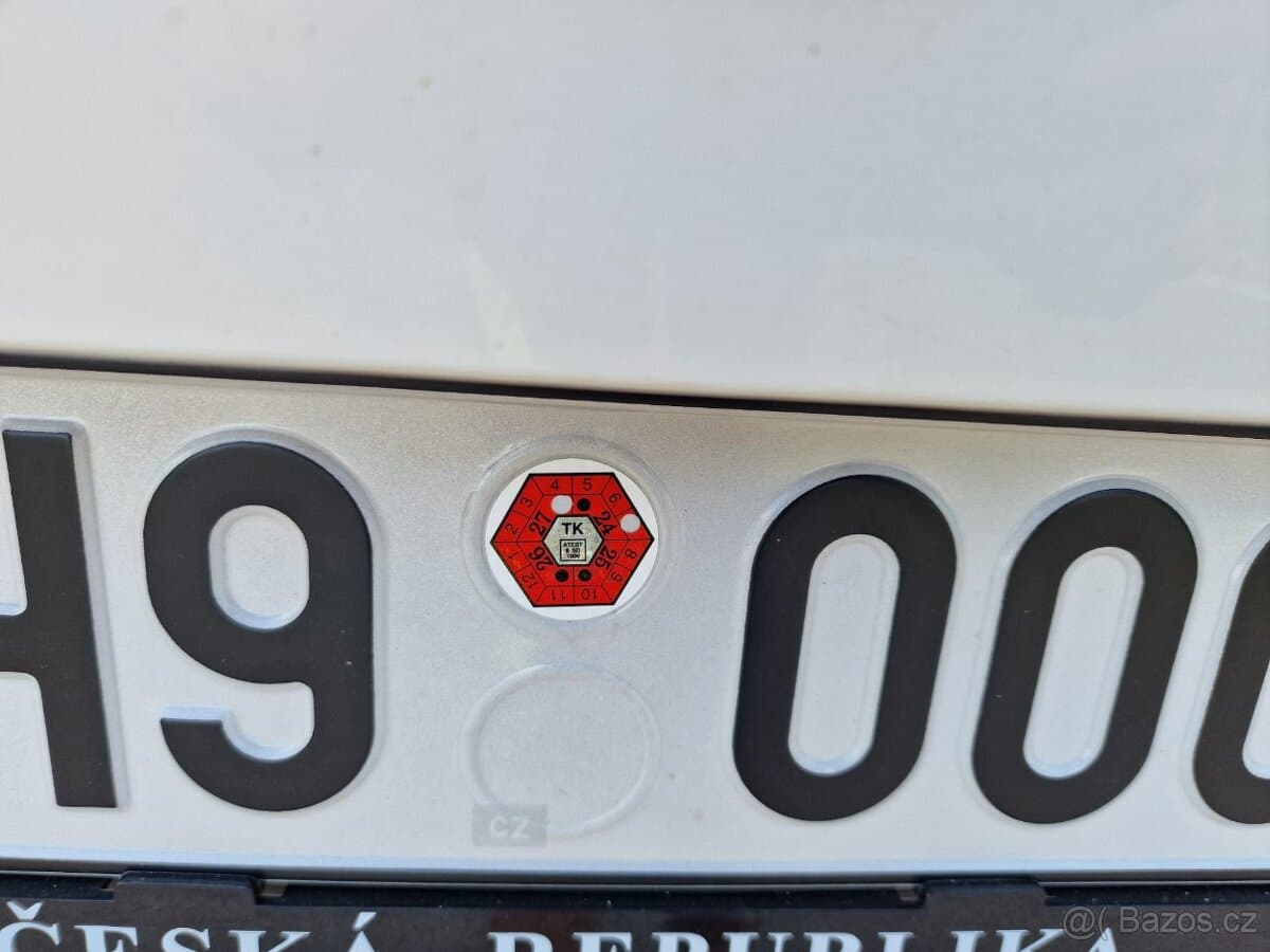 2011 Volkswagen TOUAREG - 3