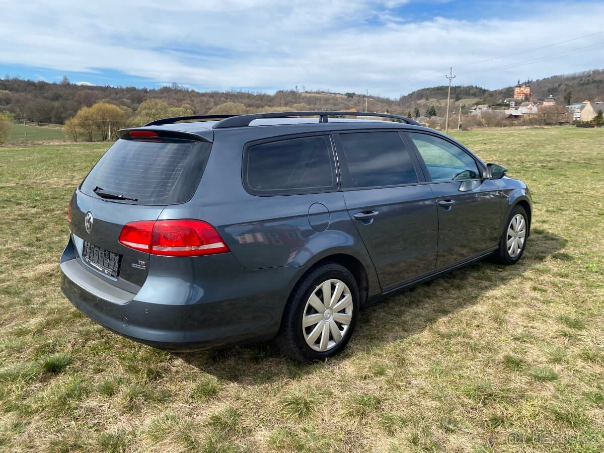 2010 Volkswagen PASSAT - 3