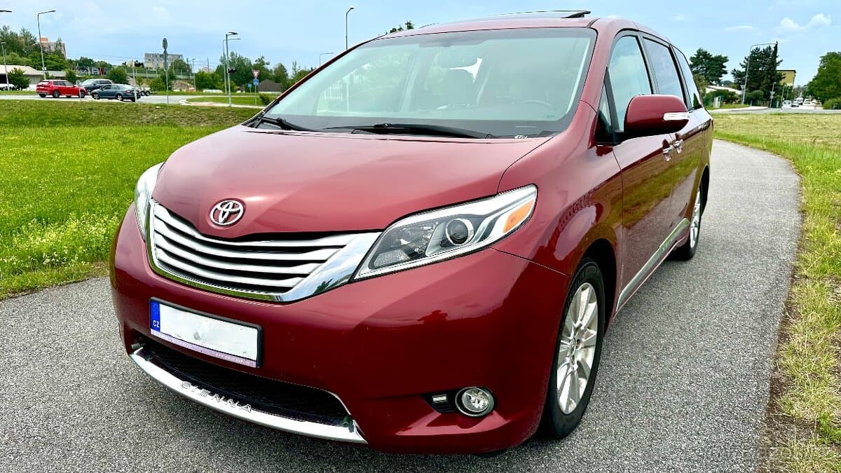 2016 Toyota SIENNA - 3