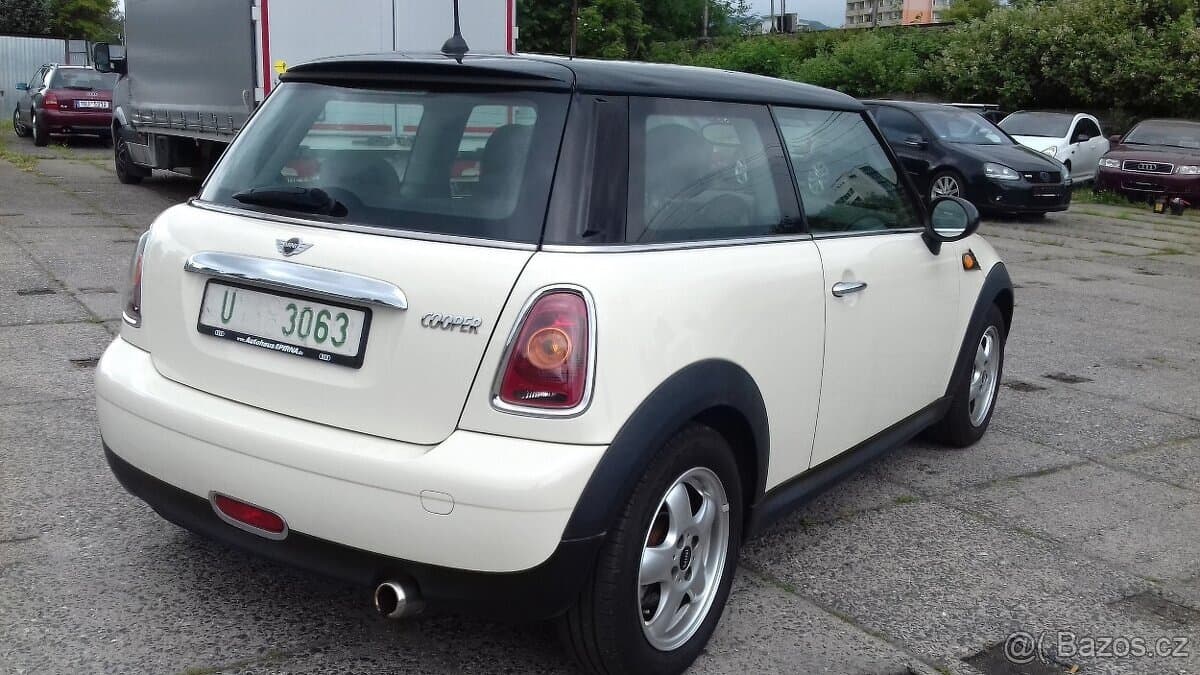 2009 Mini COOPER - 4