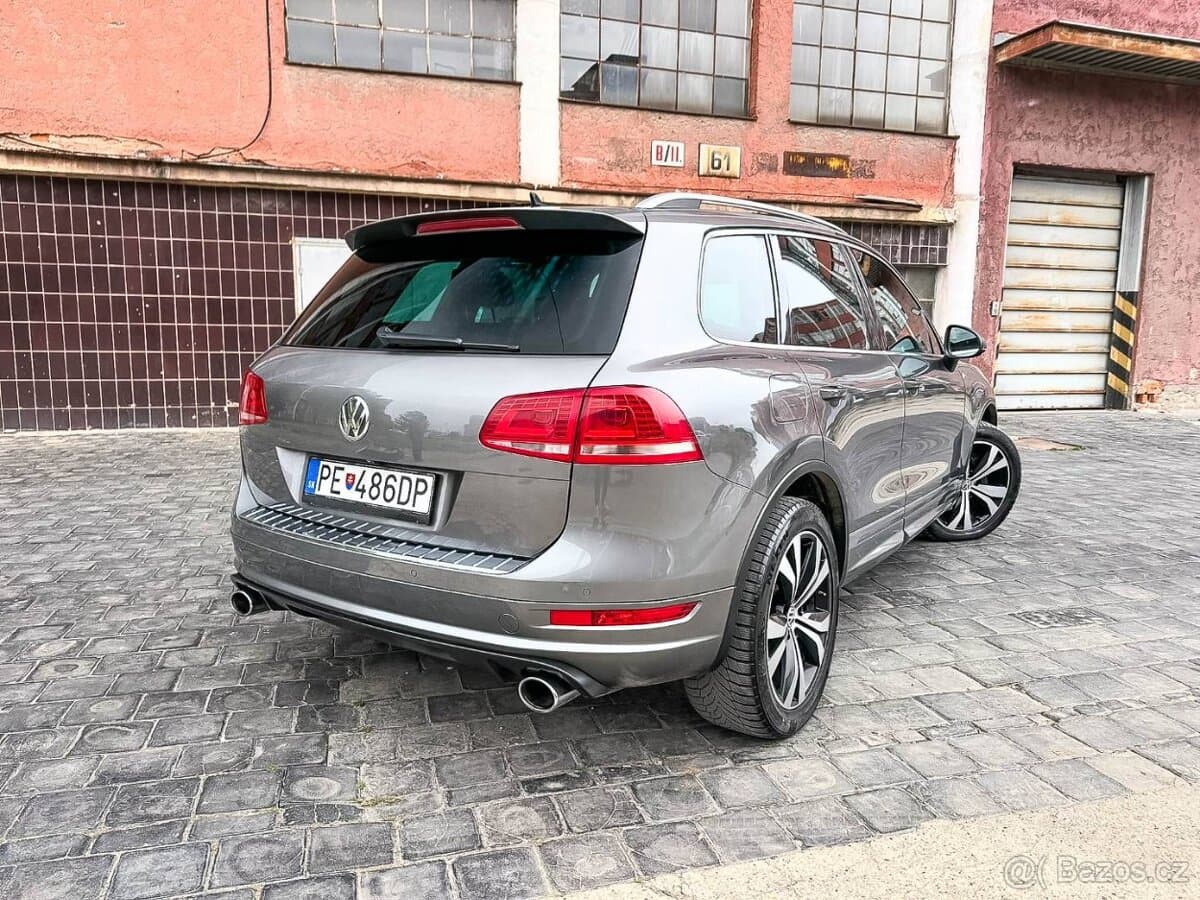 2012 Volkswagen TOUAREG - 4