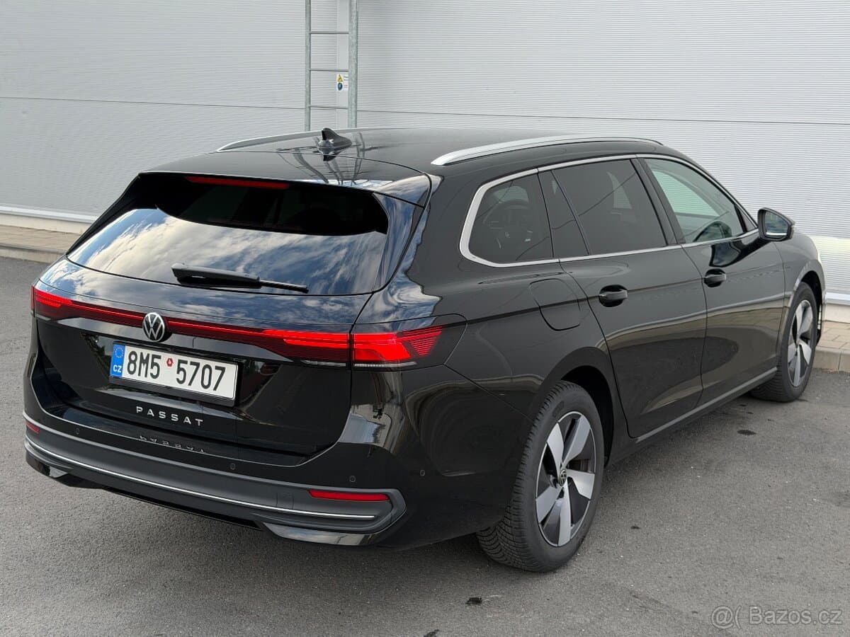 2024 Volkswagen PASSAT - 4