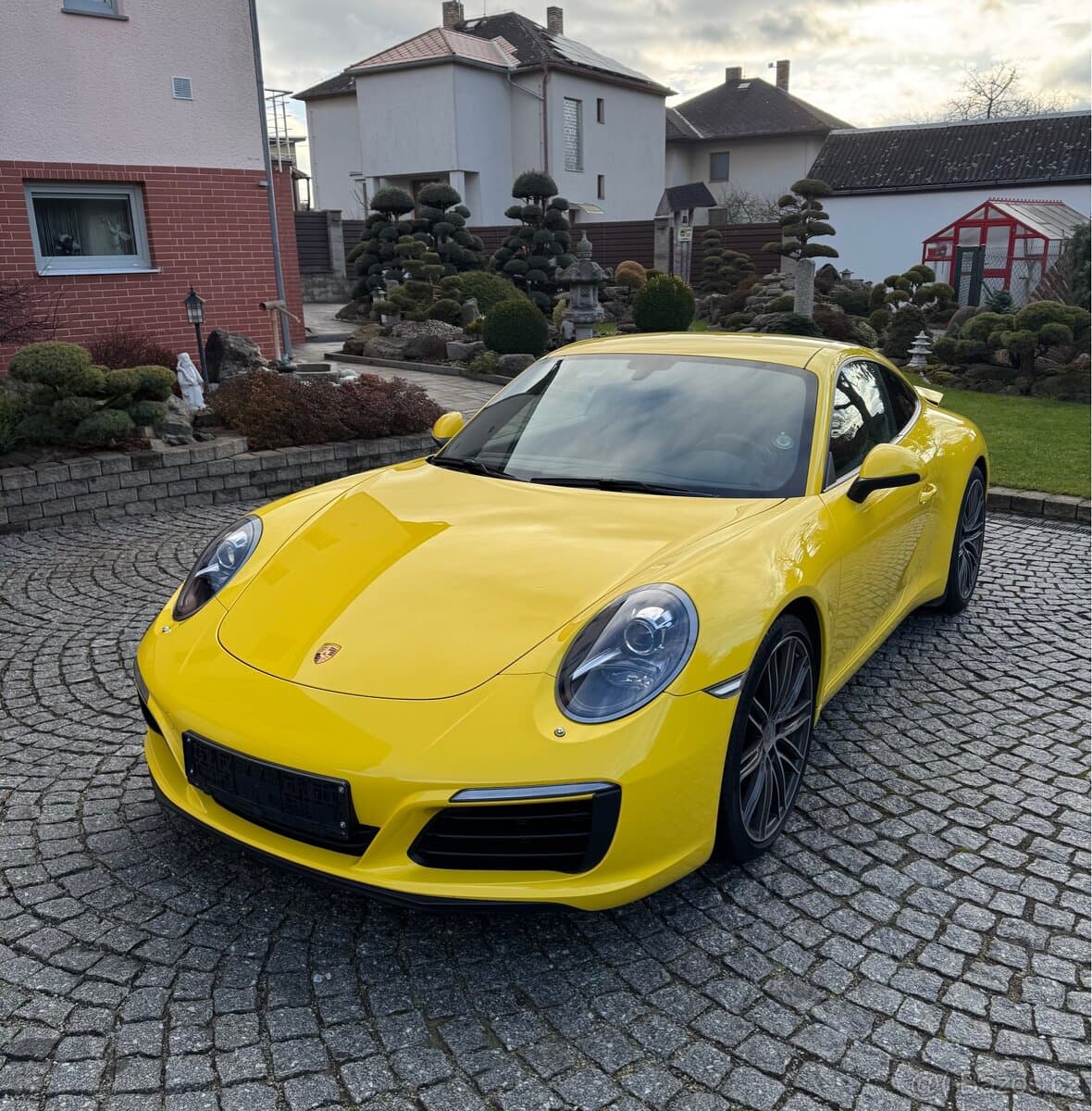 2017 Porsche 911 - 4