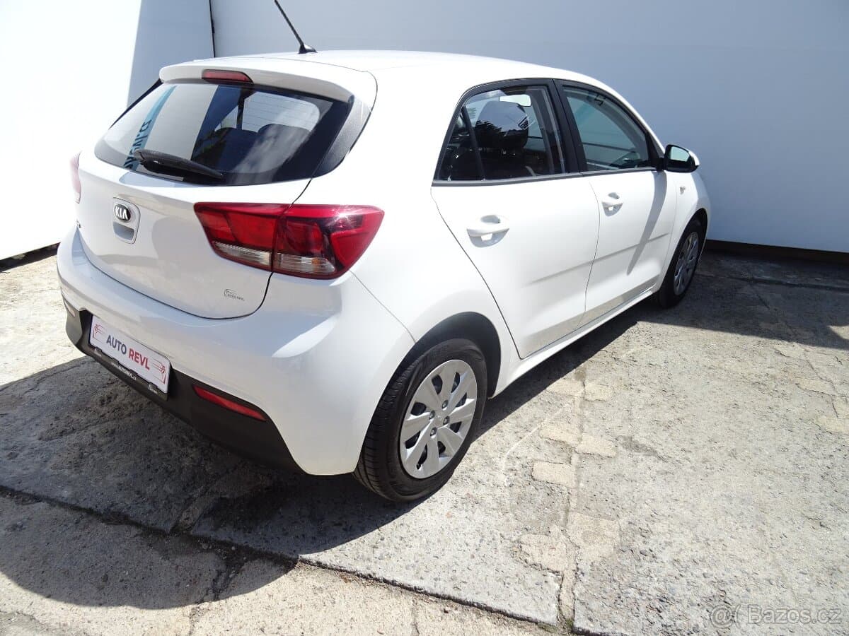 2019 Kia RIO - 4