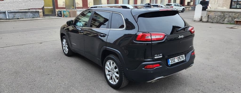 2015 Jeep CHEROKEE - 4