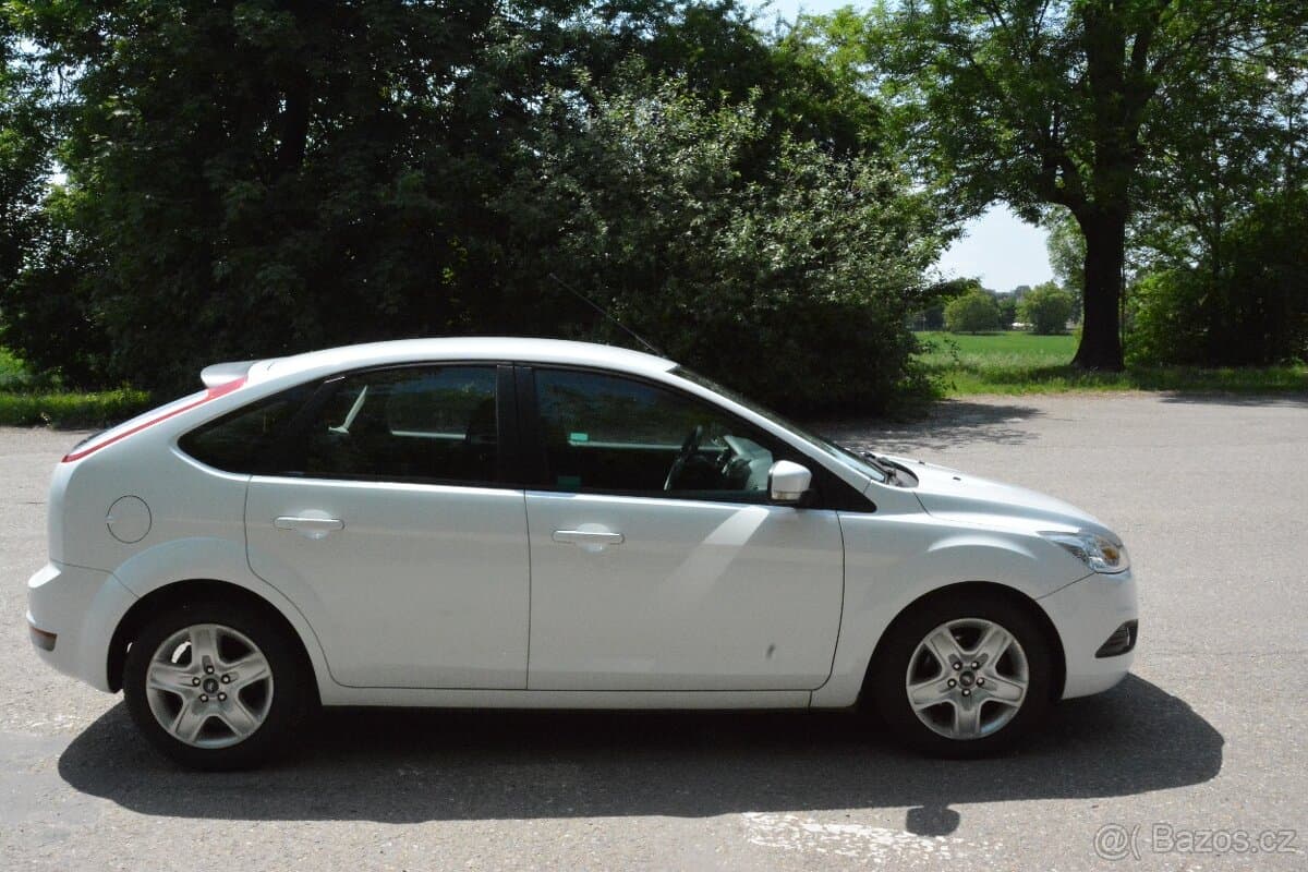 2010 Ford FOCUS - 4