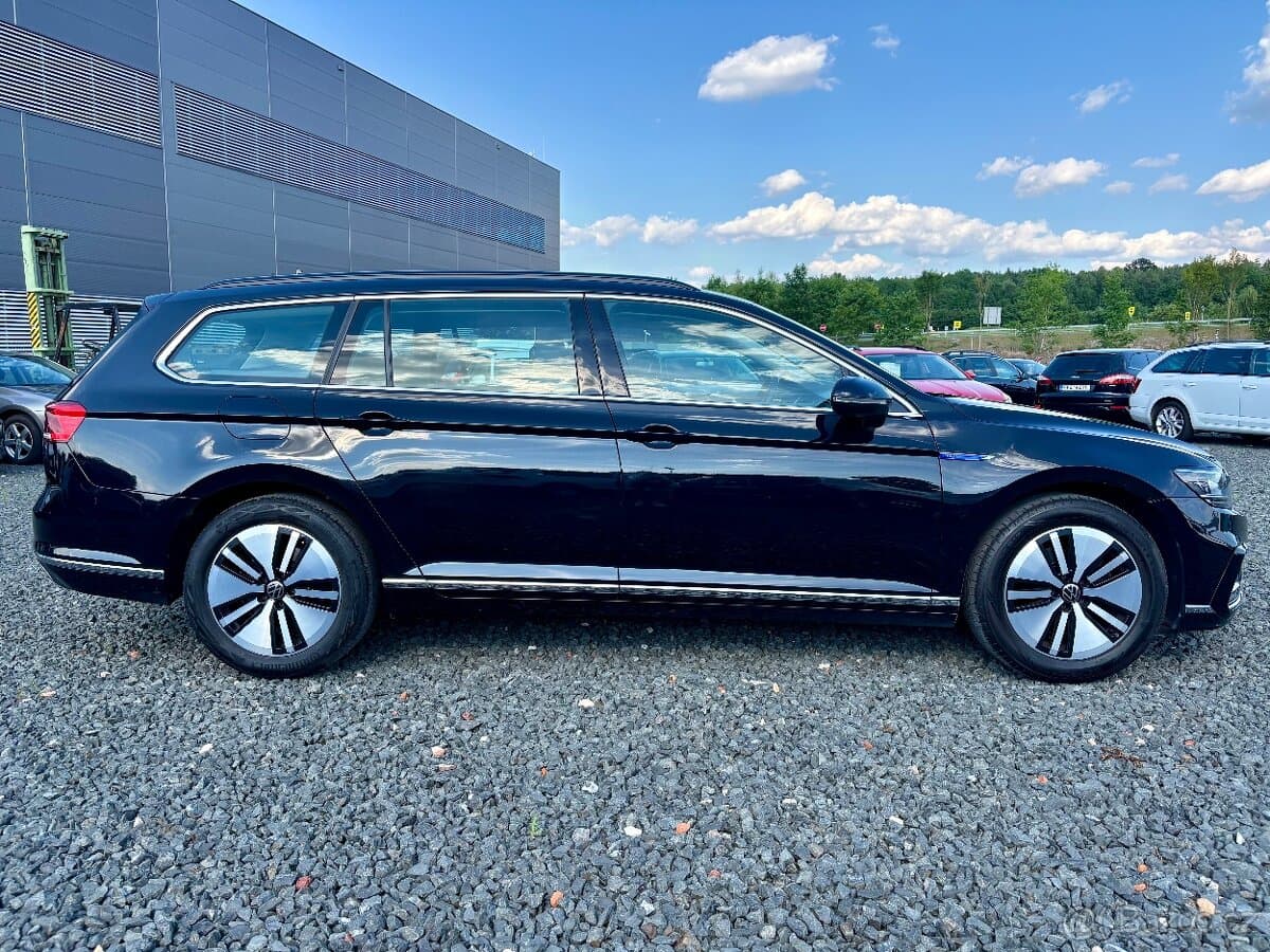 2022 Volkswagen PASSAT - 4