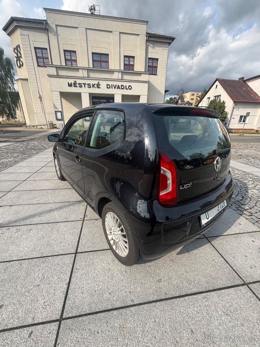 Volkswagen UP! - 4