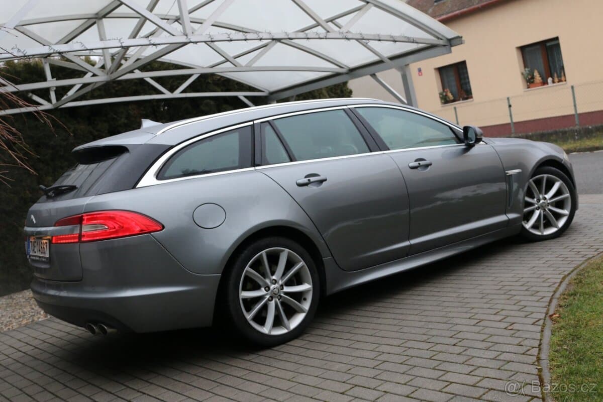 2012 Jaguar XF - 4
