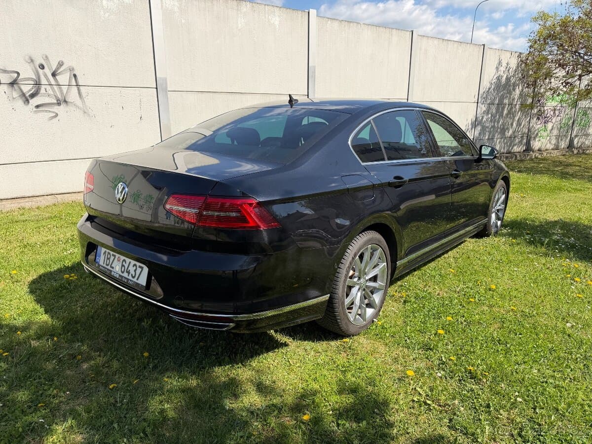 2018 Volkswagen PASSAT - 4