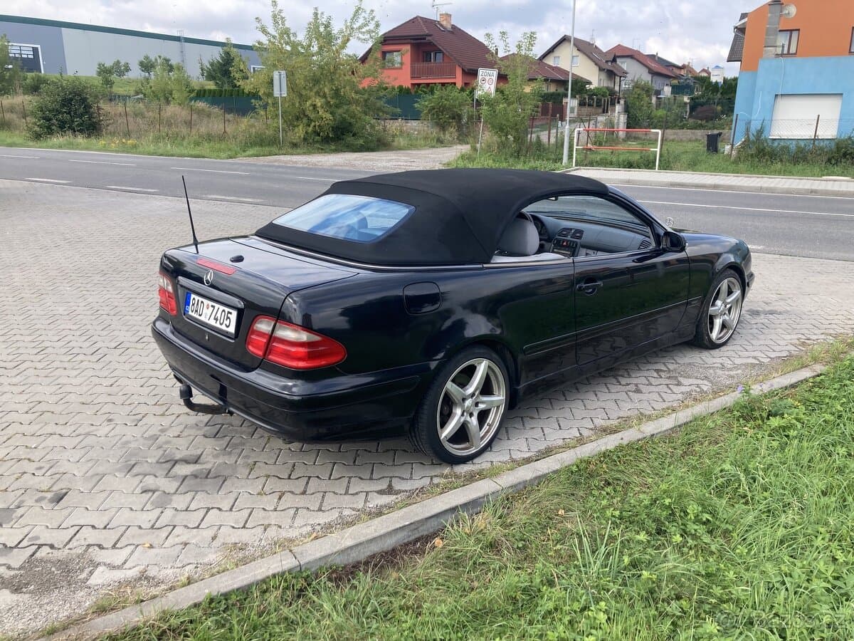 2002 Mercedes-Benz CLK - 4