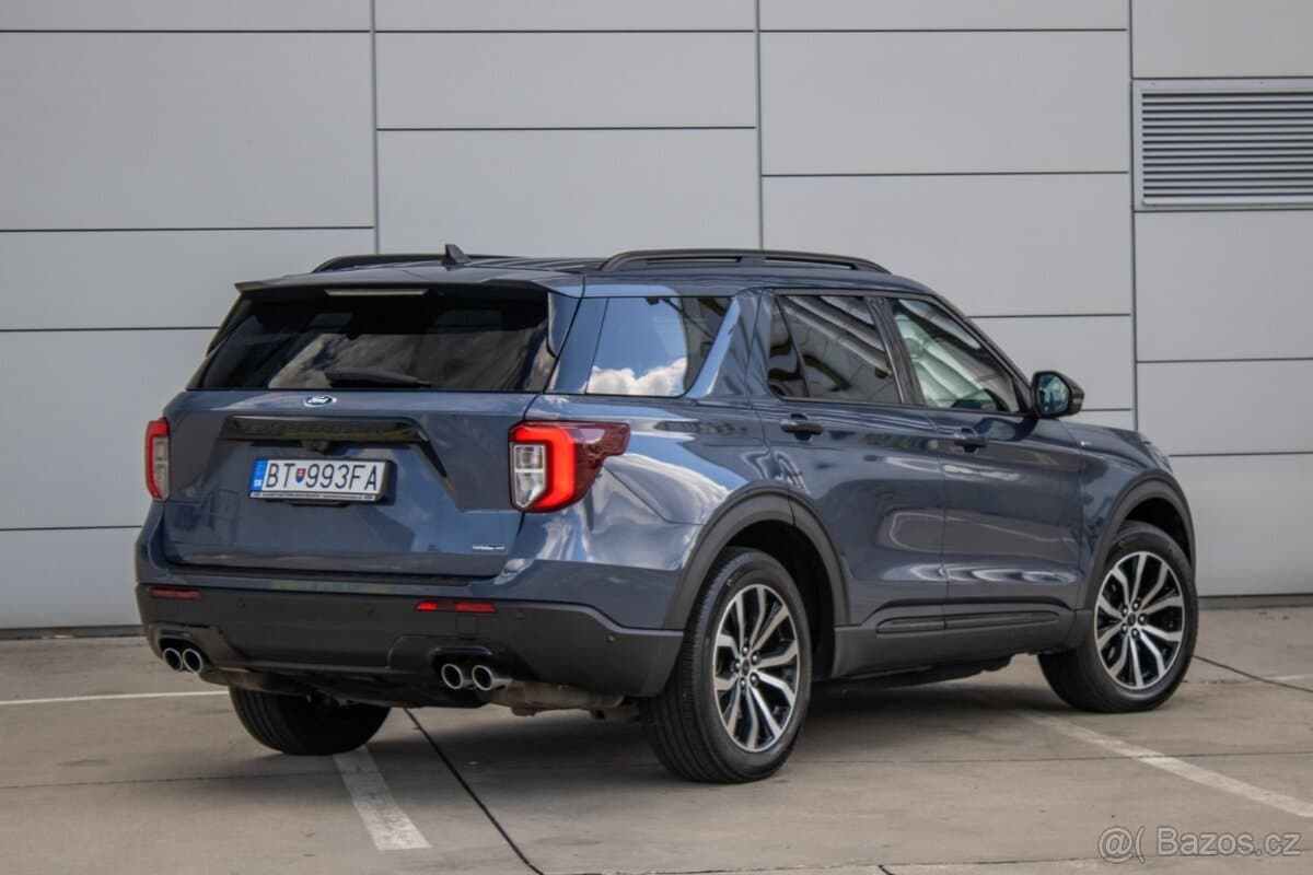2022 Ford EXPLORER - 4