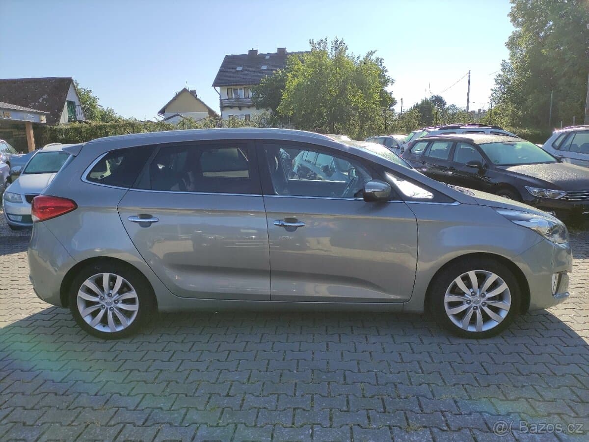 2013 Kia CARENS - 4