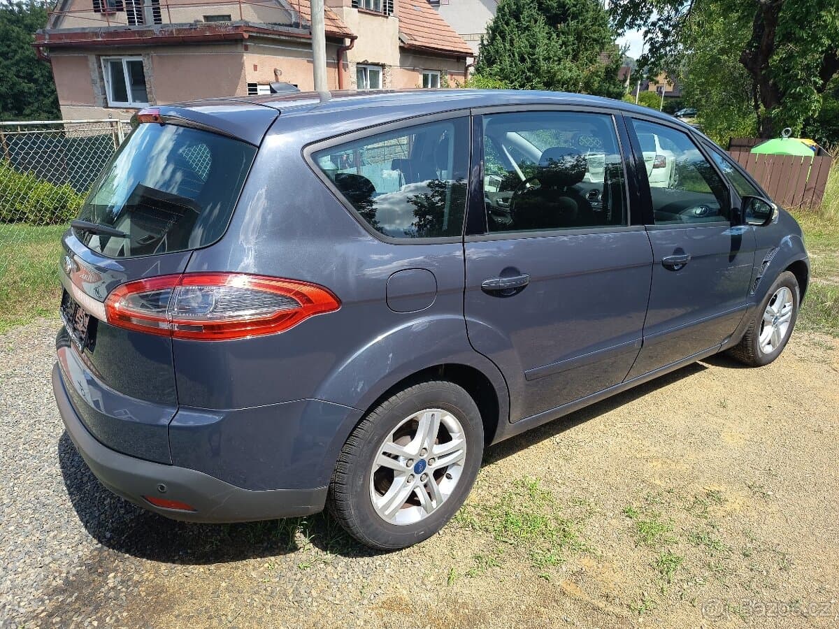 2011 Ford S-MAX - 4