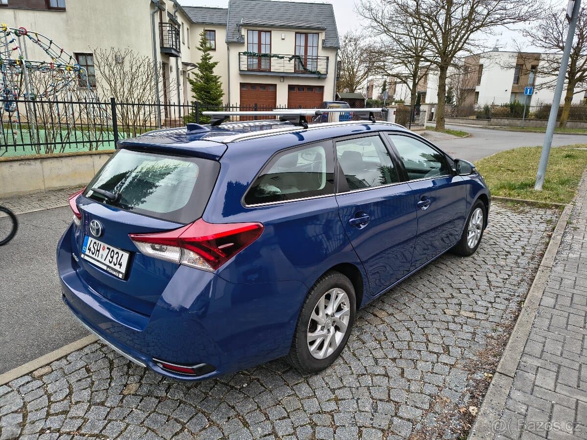 2017 Toyota AURIS - 4