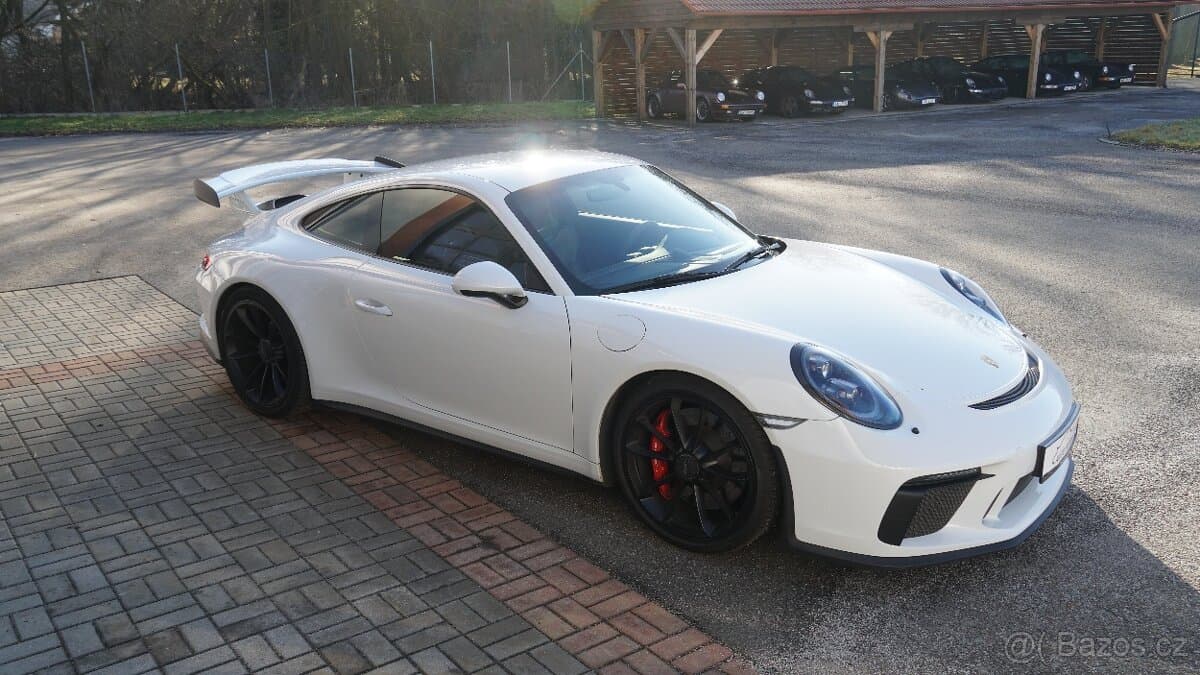 2017 Porsche 911 - 4