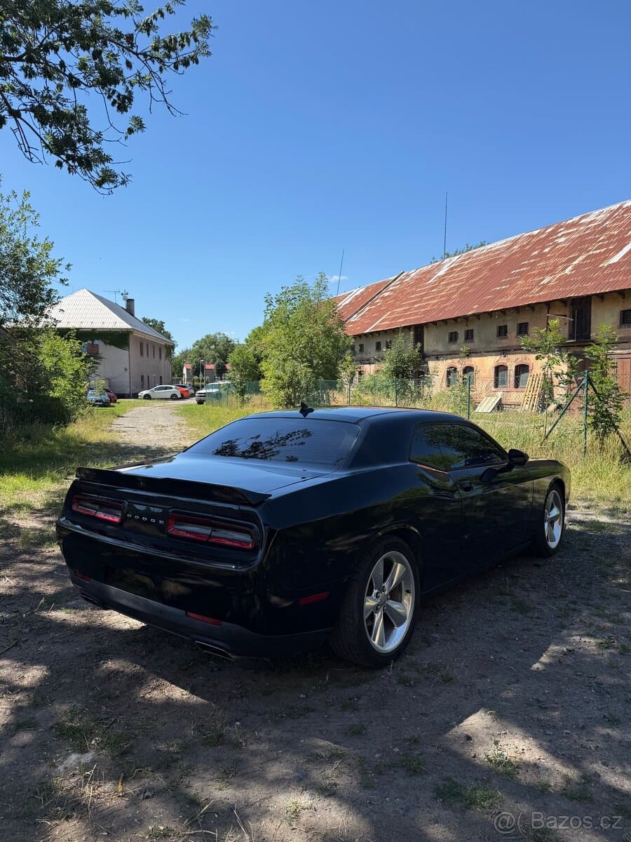 2016 Dodge CHALLENGER - 4