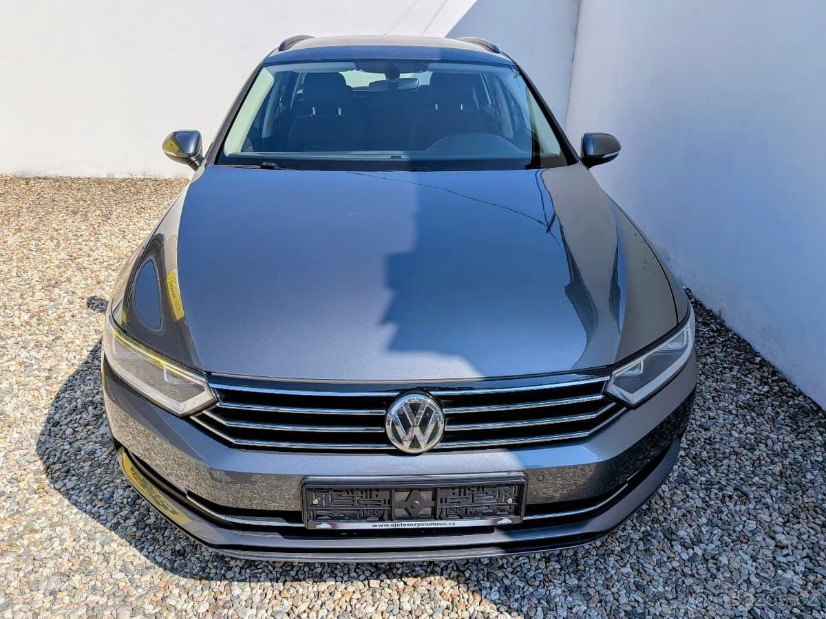 2017 Volkswagen PASSAT - 4