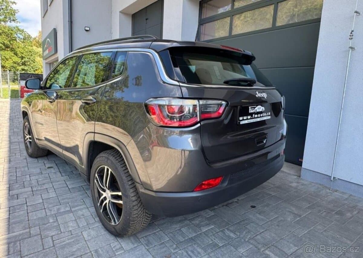 2018 Jeep COMPASS - 4