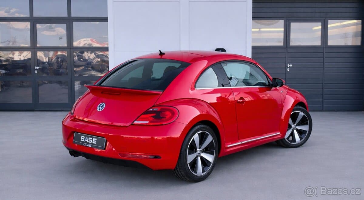 2015 Volkswagen BEETLE - 4
