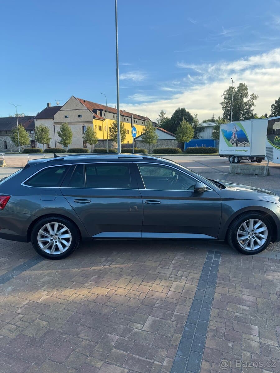 2020 Škoda SUPERB - 4