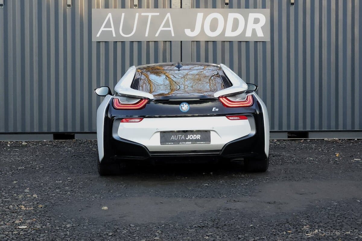 2020 BMW i8 - 4