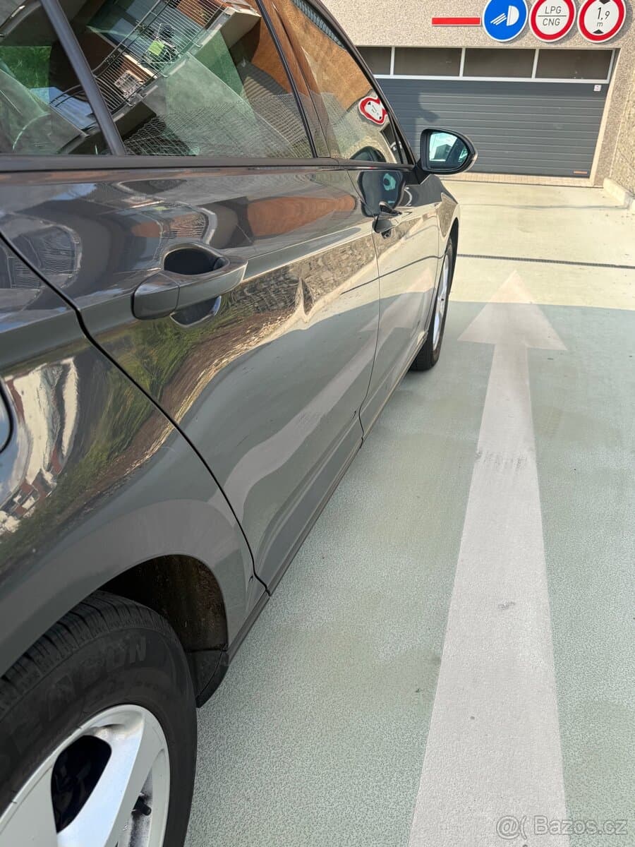 2015 Volkswagen PASSAT - 4