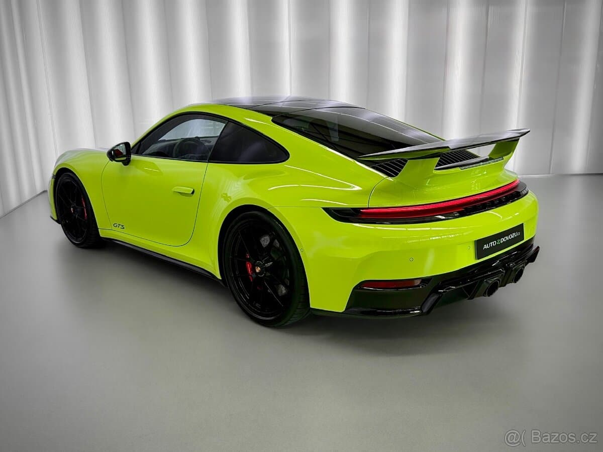 2026 Porsche 911 - 4