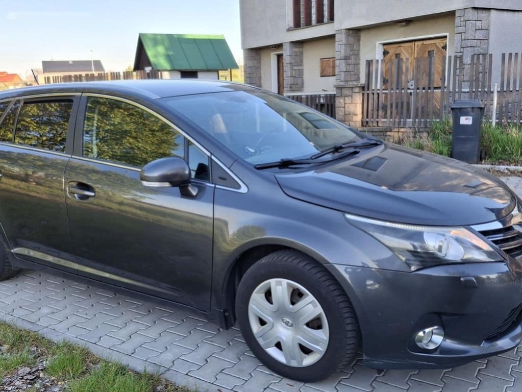 2013 Toyota AVENSIS - 4