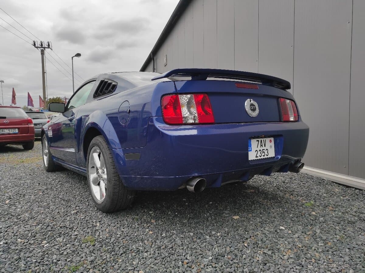 2009 Ford MUSTANG - 4